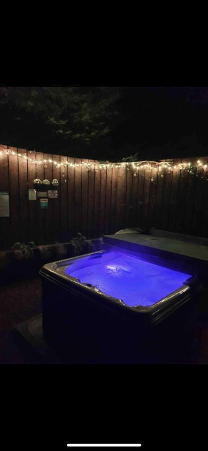 Bankhead Accommodation With Hot Tub In Aberdeenshire Gamrie ภายนอก รูปภาพ